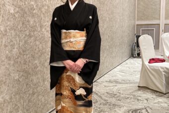 車椅子着物　バリアフリー着物　ユニバーサルデザイン　留袖　結婚式　神奈川県