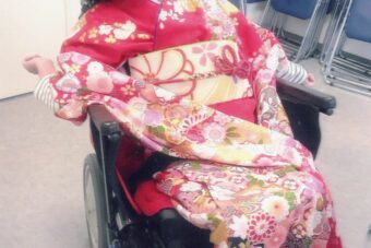 車椅子着物　振袖　成人式　広島県 身体障害　知的障害