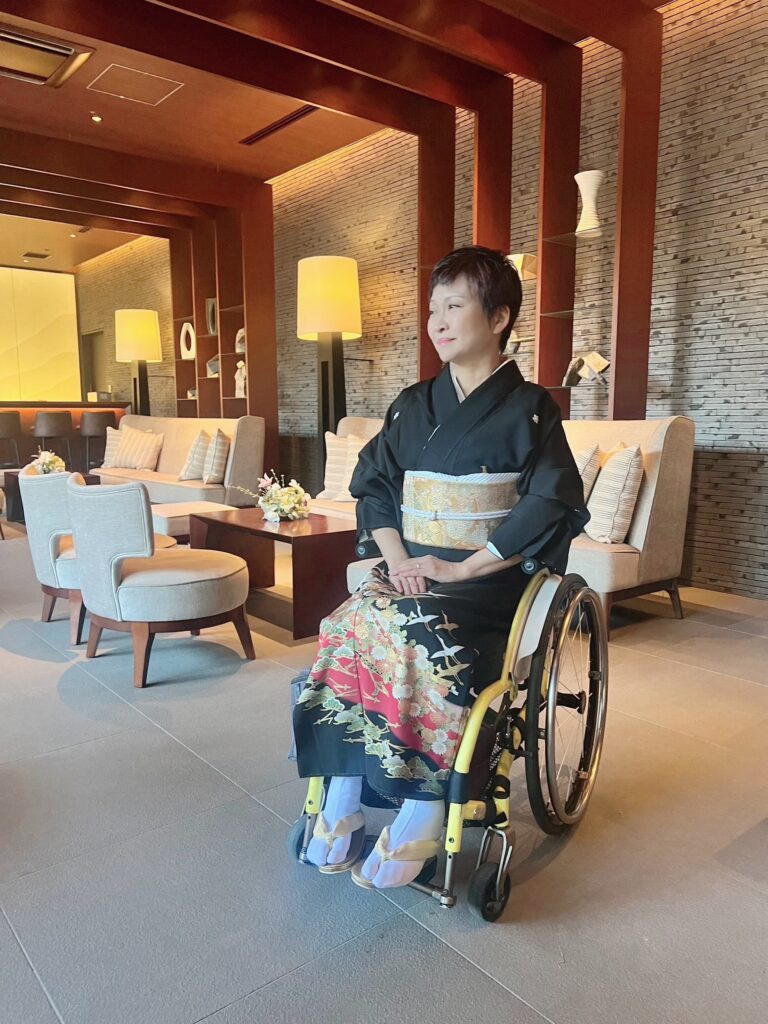 車椅子着物　車椅子着付け　身体障害　障害者　バリアフリー着物