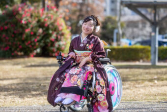 車椅子着物　振袖　　成人式　滋賀県　身体障害　知的障害　名古屋