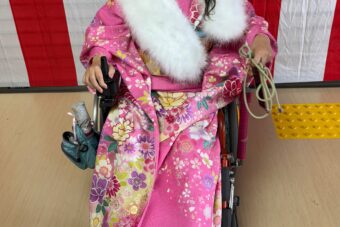車椅子着物　振袖　　成人式　広島県　身体障害　知的障害　名古屋