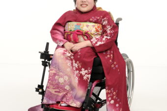 車椅子着物　振袖　　成人式　滋賀県　身体障害　知的障害　名古屋