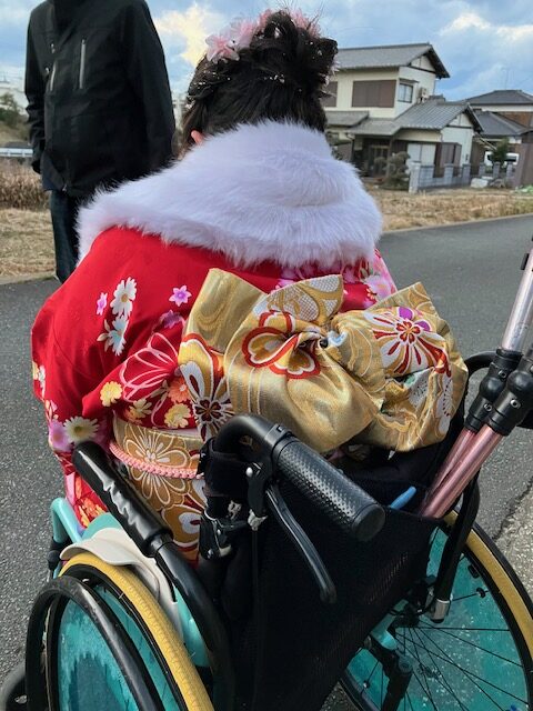車椅子着物　振袖　　成人式　福岡県　身体障害　知的障害　名古屋